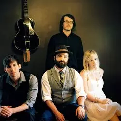 Drew Holcomb And The Neighbors