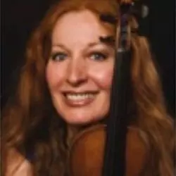 Elmira Darvarova