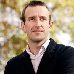 Robert MacFarlane