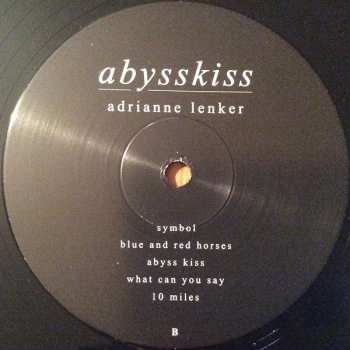 LP Adrianne Lenker: Abysskiss