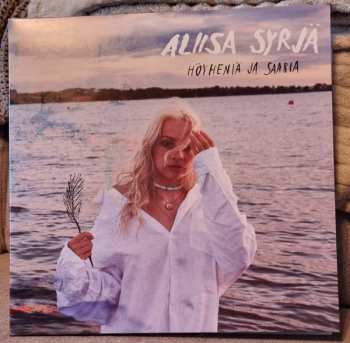 LP Aliisa Syrjä: Höyheniä Ja Saaria