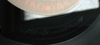 LP Blue Öyster Cult: Tyranny And Mutation