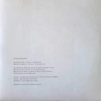 LP Glass Museum: Reflet