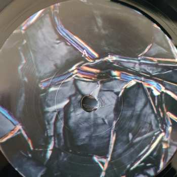 LP Glass Museum: Reflet