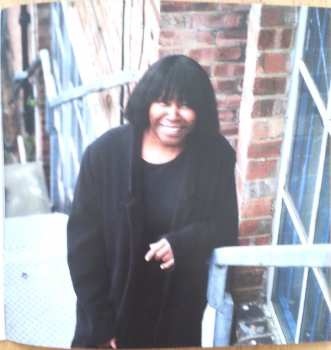 CD Joan Armatrading: Not Too Far Away