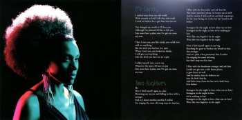 CD Malia: Young Bones