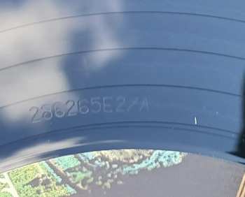 LP Mell VF: Queen Of My Castle