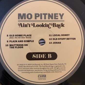 LP Mo Pitney: Ain't Lookin' Back