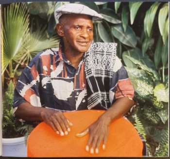 CD Ntóni Denti D'Oro: Cap-Vert: Batuque & Finaçon = Cape Verde: Batuque & Finaçon