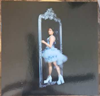 Album Pom Pom Squad: Mirror Starts Moving Without Me