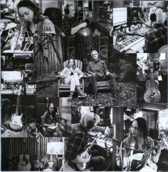 LP Sarah Jarosz: World On The Ground