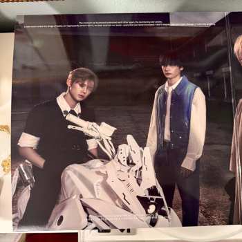 LP TXT: The Star Chapter: Sanctuary  CLR