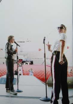 2CD/DVD/Coffret Various: Amiche In Arena DLX
