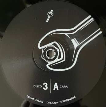 4LP/4CD/Coffret Various: DRO 40 Aniversario - ...Y El Futuro Sigue Caminando Un Paso Por Detrás De Nosotros DLX | LTD
